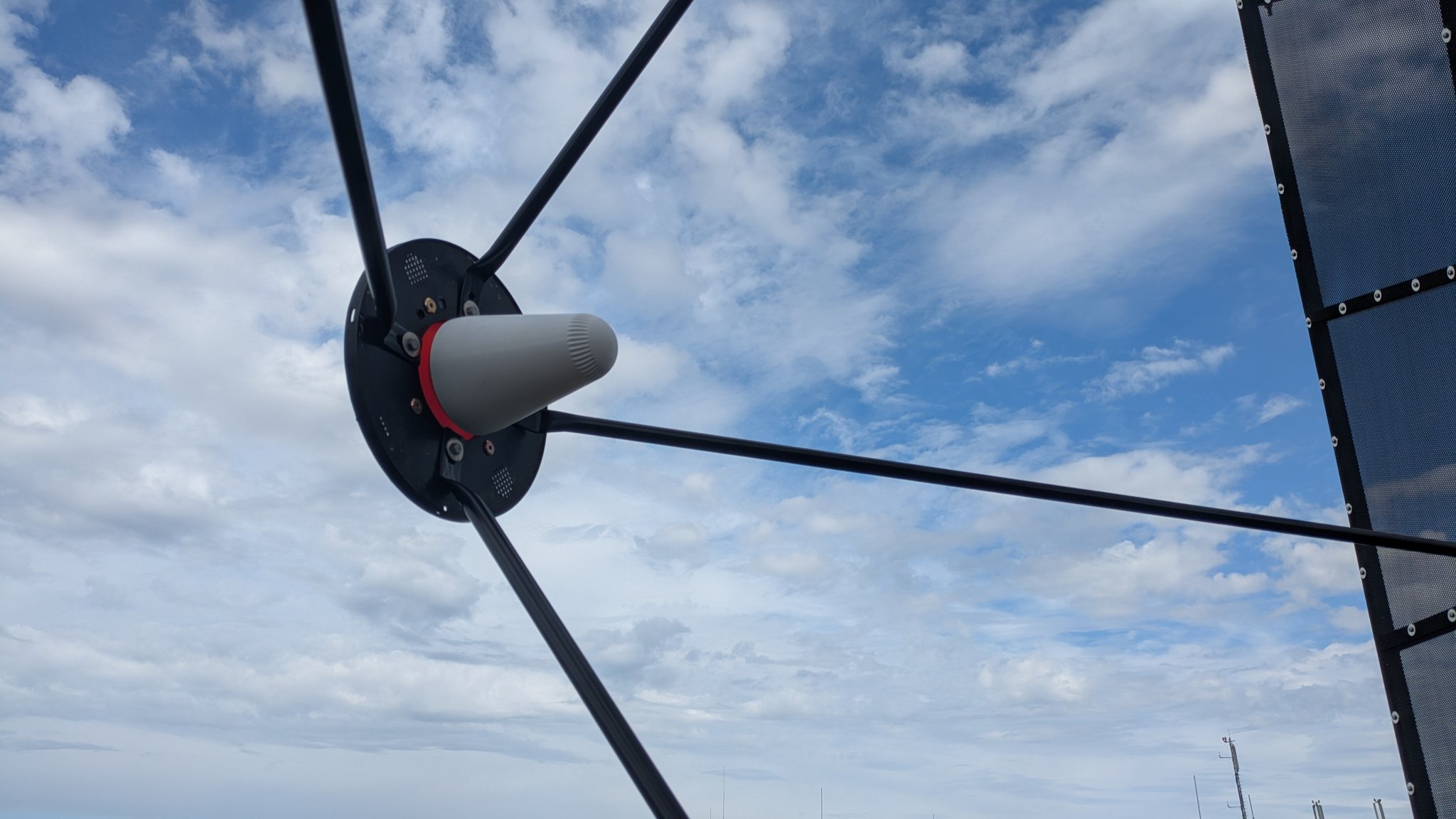 IceConeFeed and adapter plate seen from below the dish